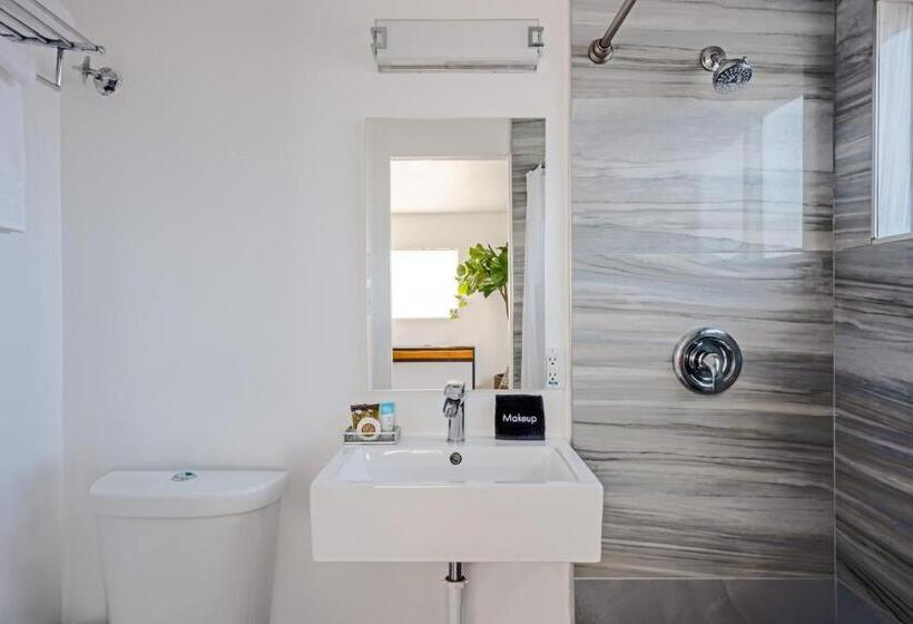 הוסטל Desert Hot Springs Inn