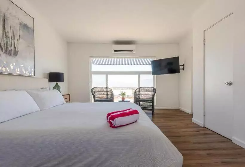 ユースホステル Desert Hot Springs Inn