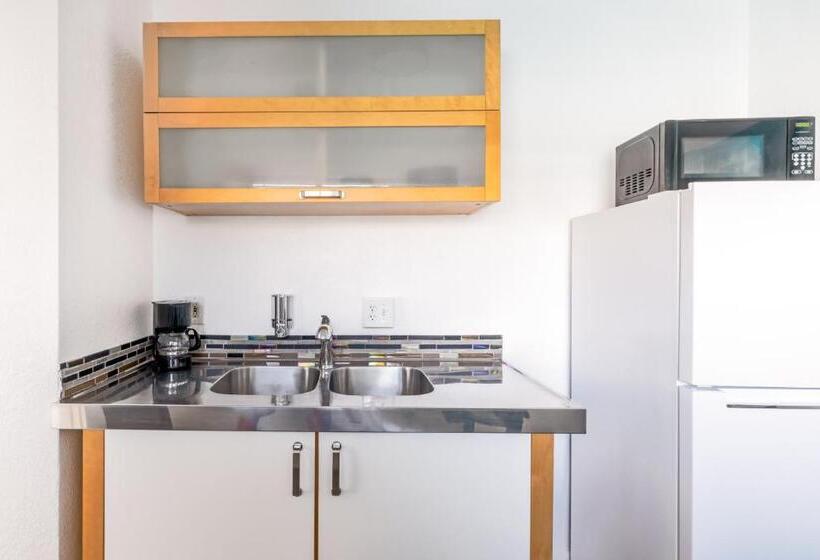 הוסטל Desert Hot Springs Inn