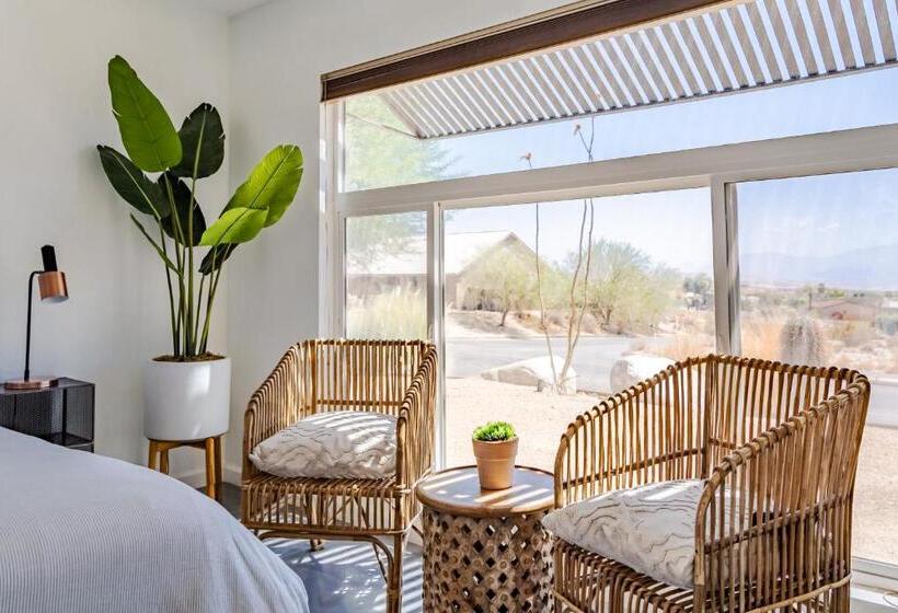 הוסטל Desert Hot Springs Inn