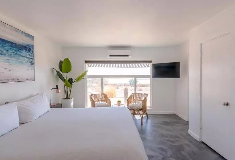 ユースホステル Desert Hot Springs Inn