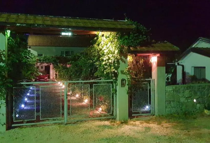 پانسیون Apartments And Rooms Minex