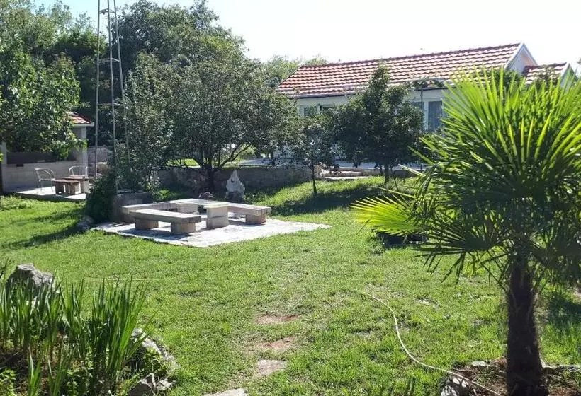 پانسیون Apartments And Rooms Minex