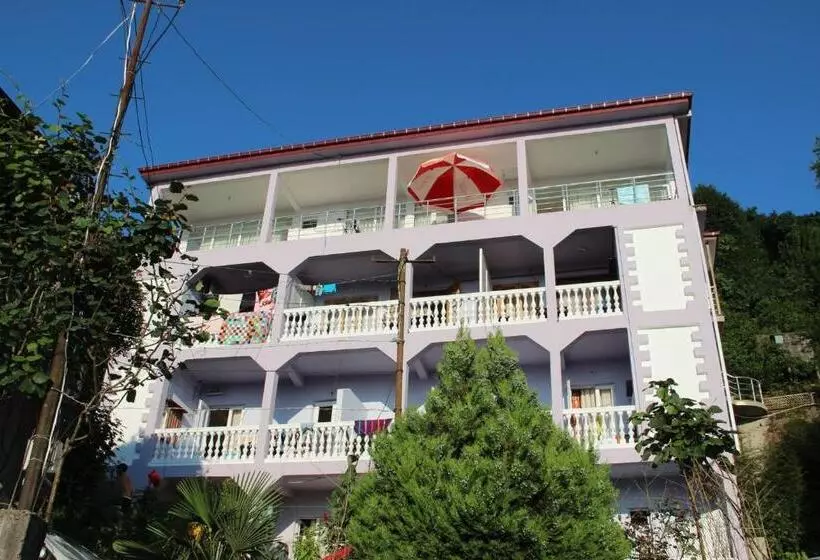 پانسیون Badu Guest House