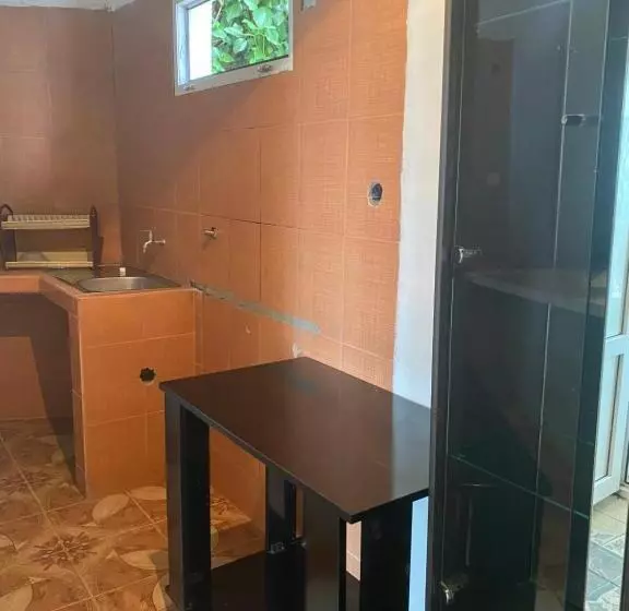 پانسیون Badu Guest House