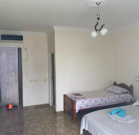 پانسیون Badu Guest House