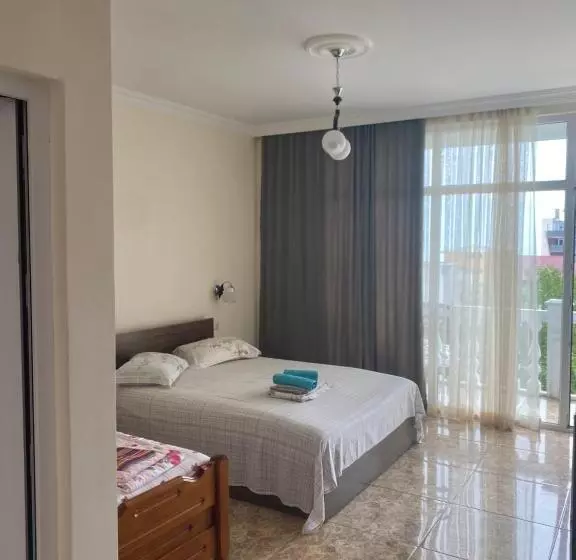 پانسیون Badu Guest House