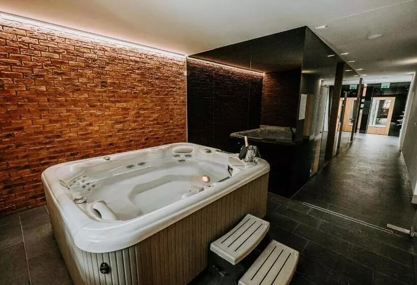 Majatalo Penzión Banský Dom