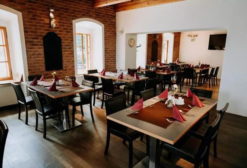 Majatalo Penzión Banský Dom