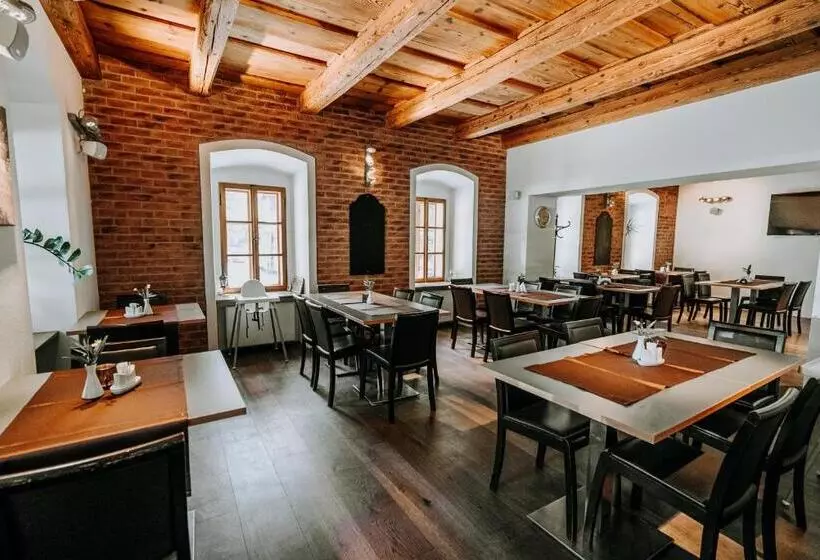 Majatalo Penzión Banský Dom