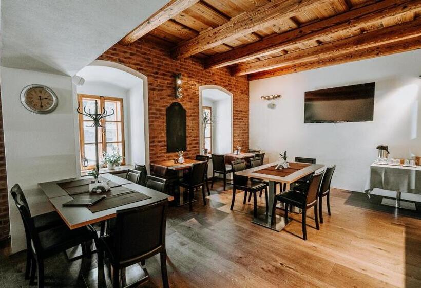 بنسيون Penzión Banský Dom