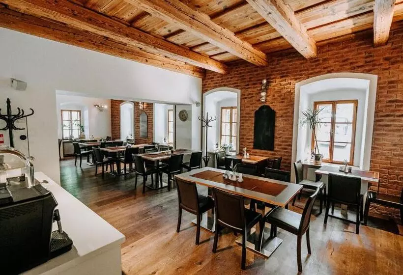 Majatalo Penzión Banský Dom