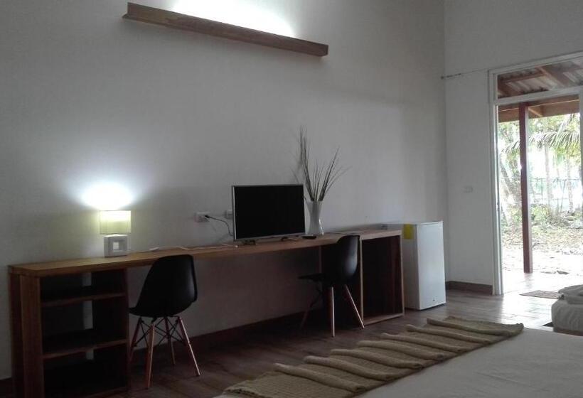 پانسیون Cahuita Inn