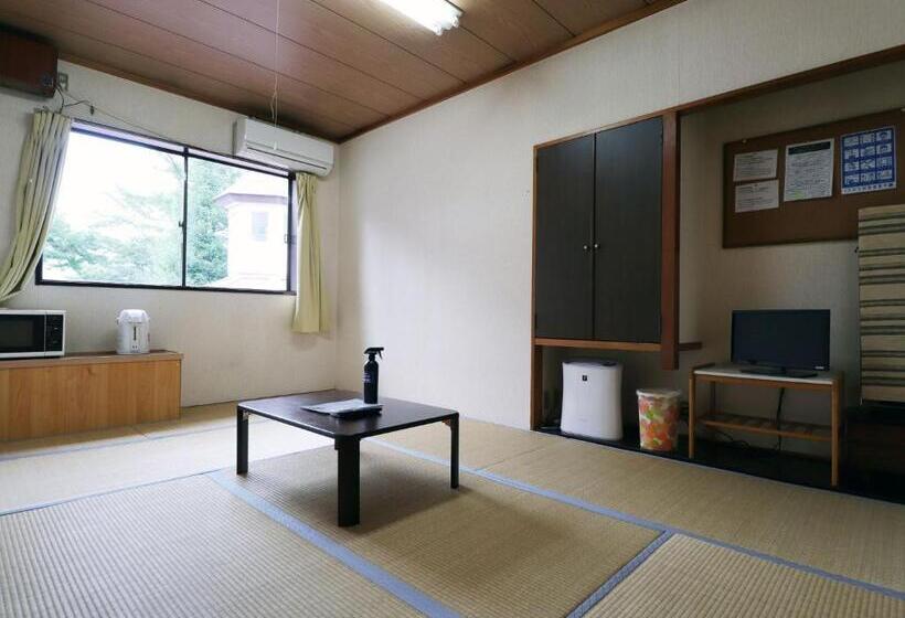 פנסיון Camelot