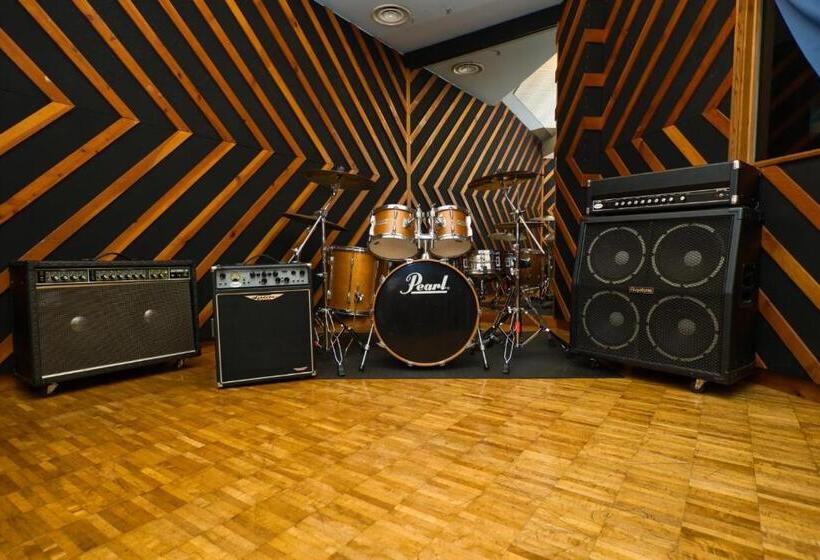 פנסיון Camelot