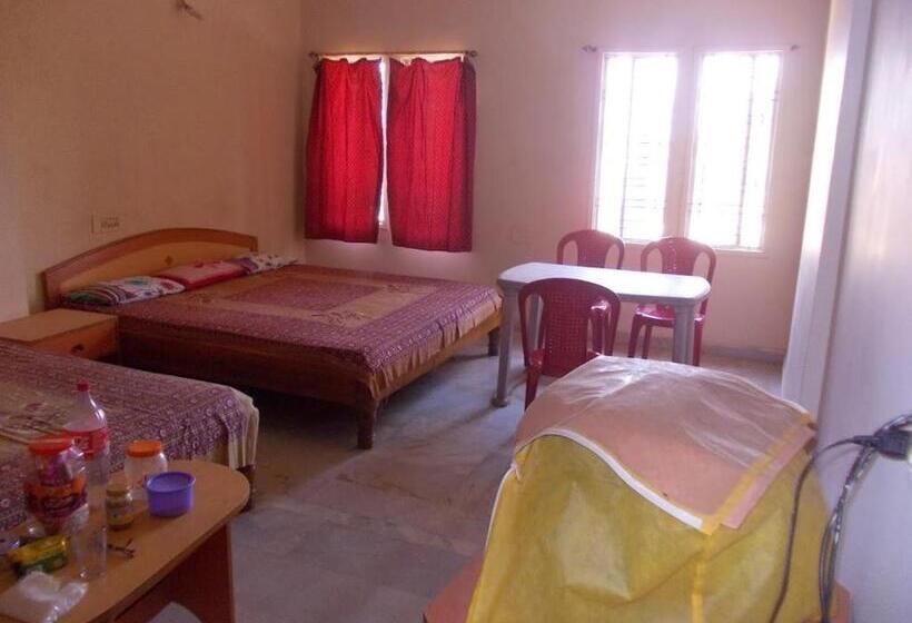 Pensione Rishaan Guest House