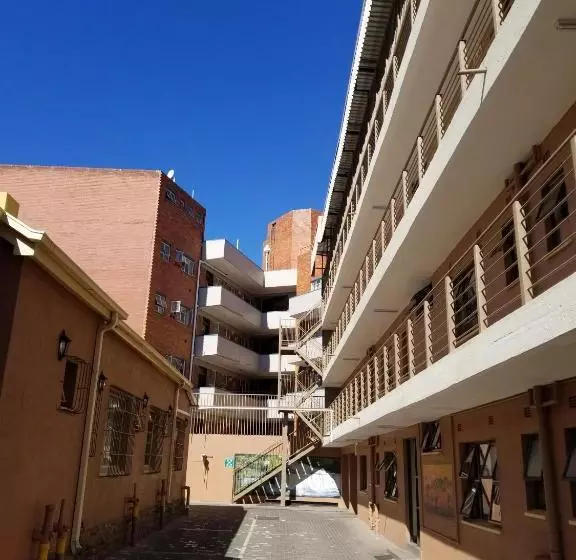 ユースホステル Chisam Guest Lodge Pty Ltd