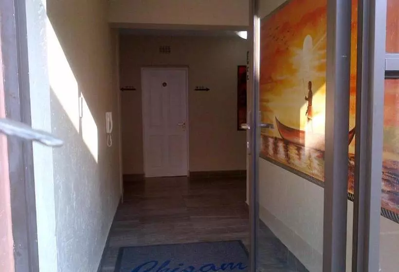 ユースホステル Chisam Guest Lodge Pty Ltd