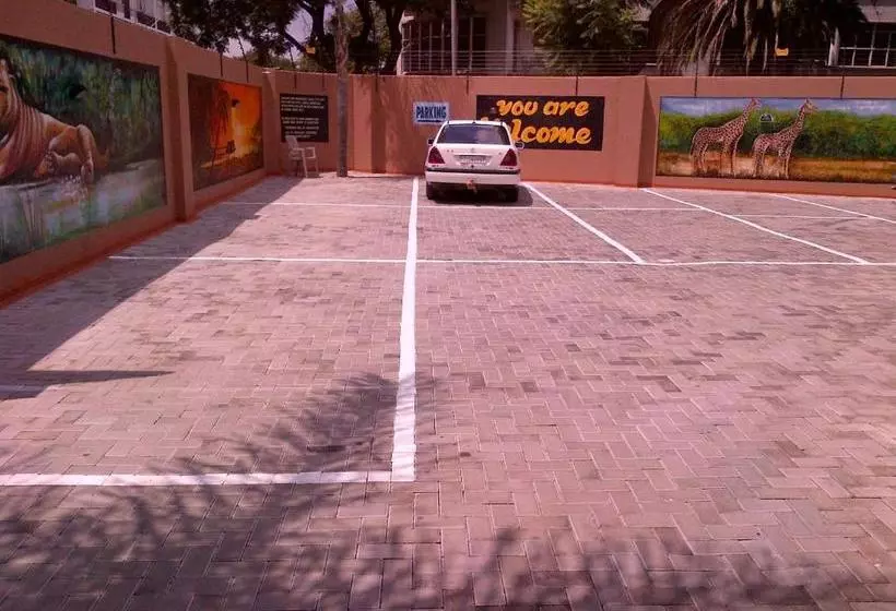 ユースホステル Chisam Guest Lodge Pty Ltd