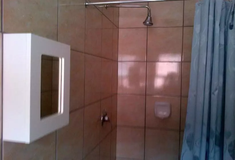 ユースホステル Chisam Guest Lodge Pty Ltd