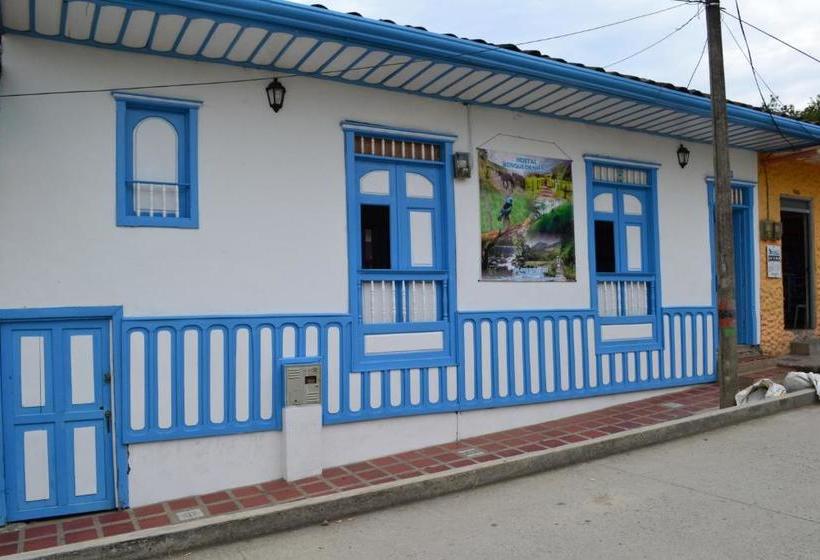 ユースホステル Hostal Bosque De Niebla