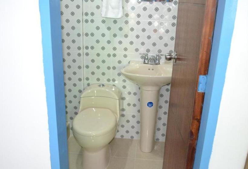 ユースホステル Hostal Bosque De Niebla