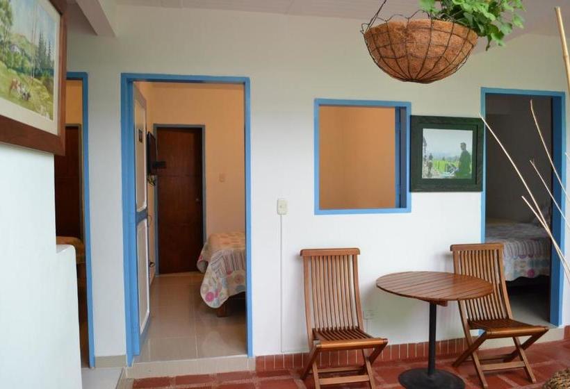 ユースホステル Hostal Bosque De Niebla