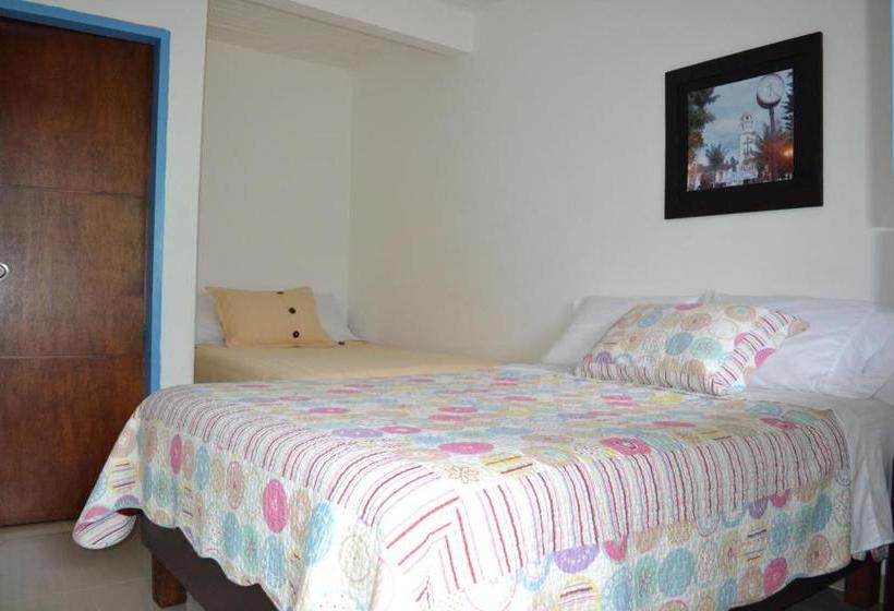 ユースホステル Hostal Bosque De Niebla