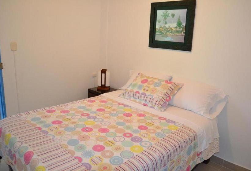 ユースホステル Hostal Bosque De Niebla