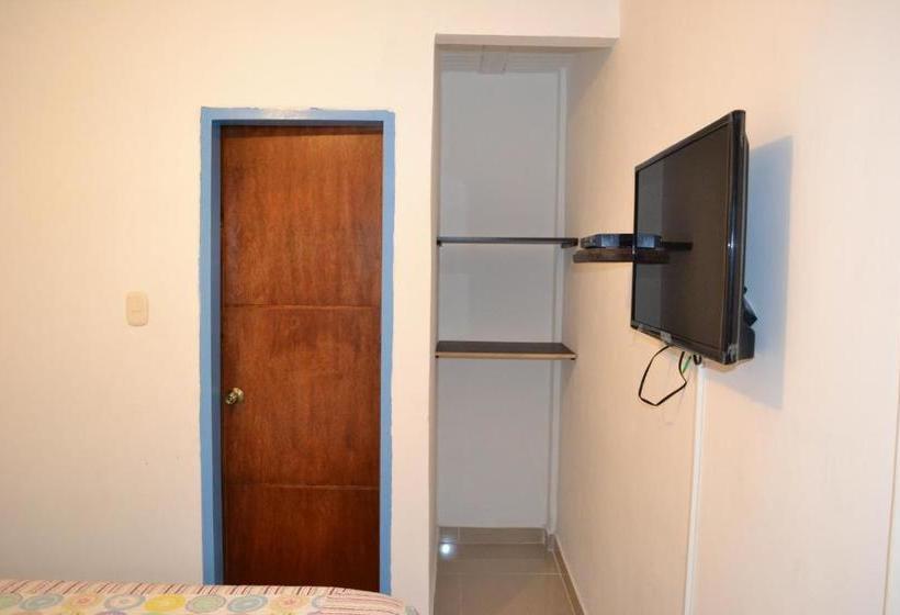 ユースホステル Hostal Bosque De Niebla