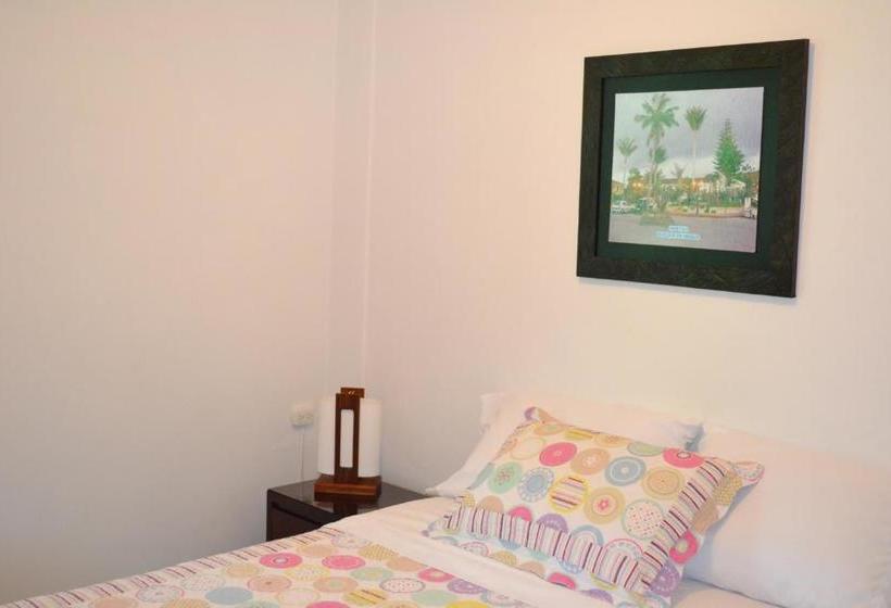 ユースホステル Hostal Bosque De Niebla