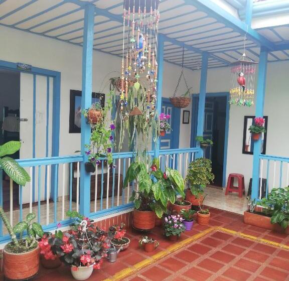 ユースホステル Hostal Bosque De Niebla