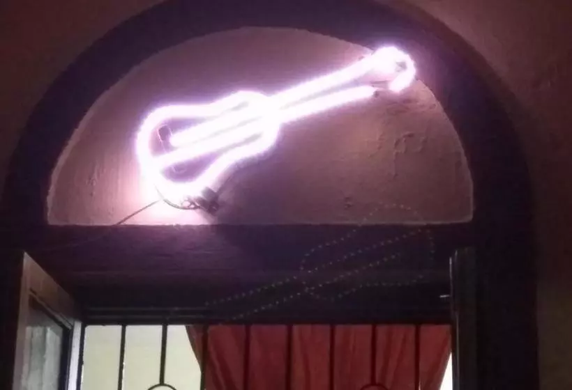 ペンション Guitar Home Stays