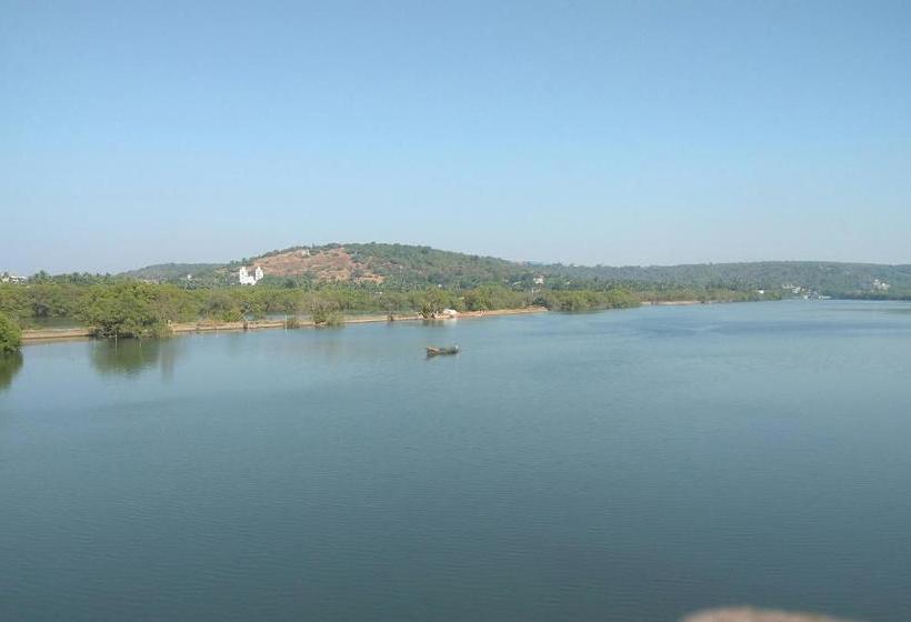 Pensão Guitar Home Stays