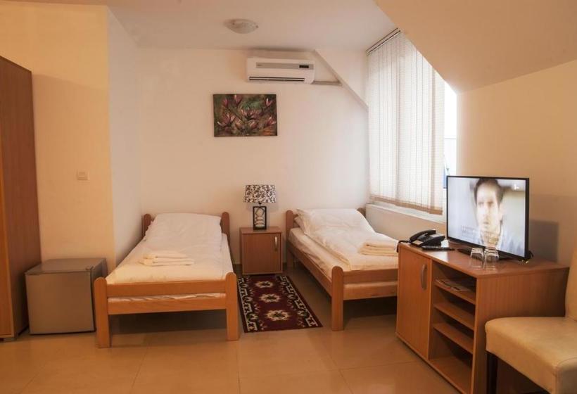 پانسیون Guest House Royal Ii