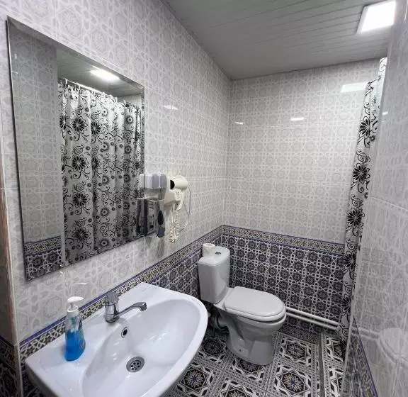 پانسیون Rumi Hotel & Hostel