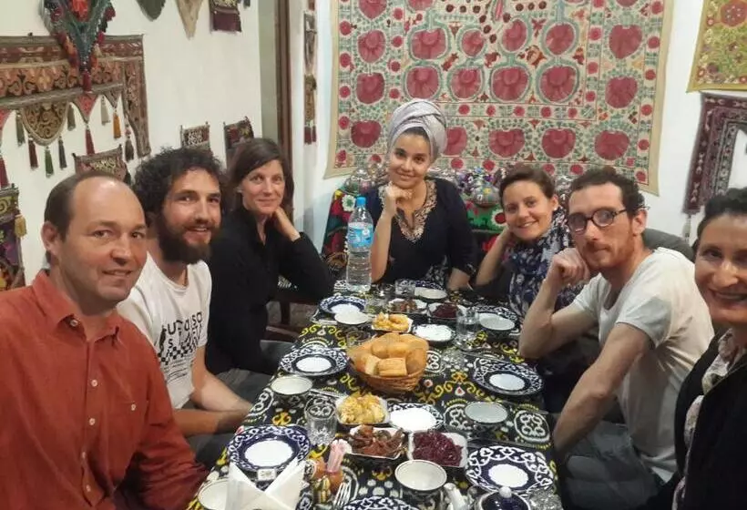 پانسیون Rumi Hotel & Hostel