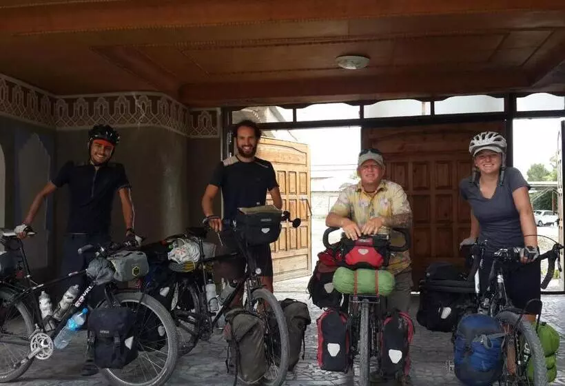 پانسیون Rumi Hotel & Hostel