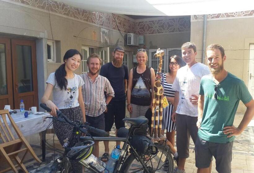 פנסיון Rumi Hotel & Hostel