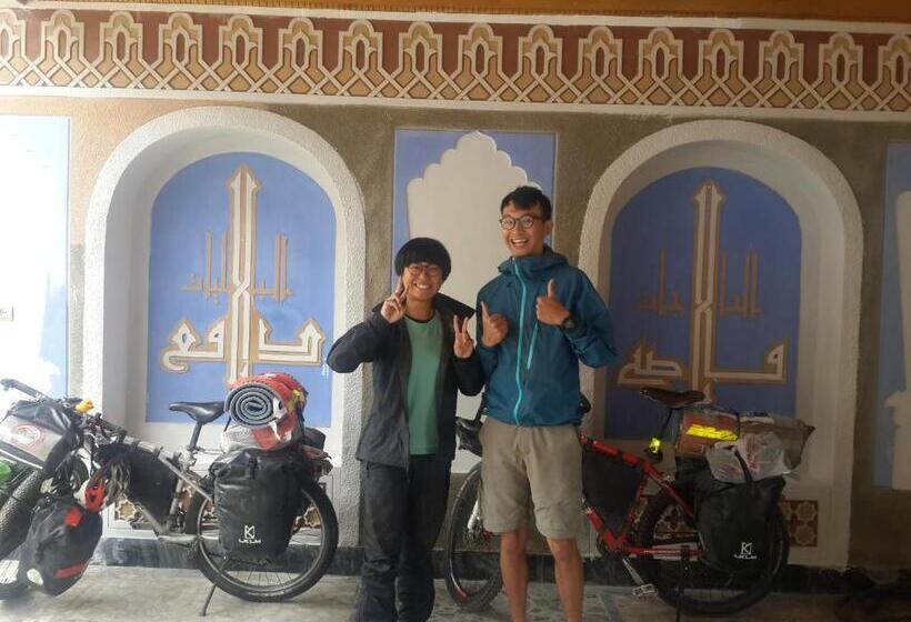 פנסיון Rumi Hotel & Hostel