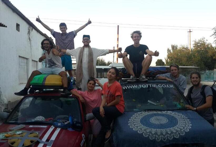 פנסיון Rumi Hotel & Hostel