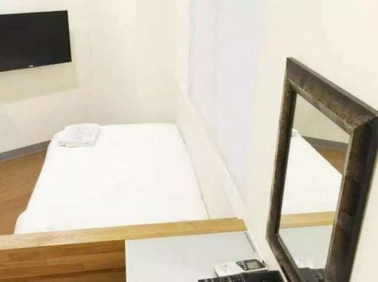 هاستل 澎湖百慶旅店 L 電梯