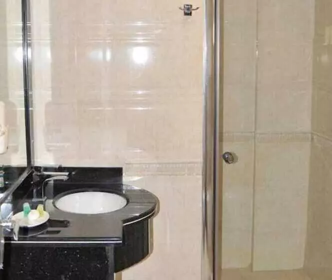 Dream Inn Hotel And Suites