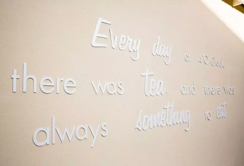 Majatalo 6 On Kloof Guest House