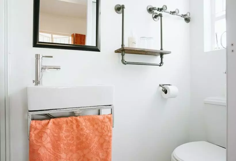 Majatalo 6 On Kloof Guest House