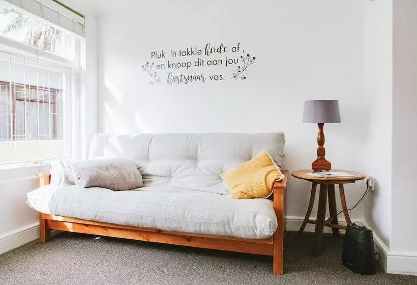 Majatalo 6 On Kloof Guest House