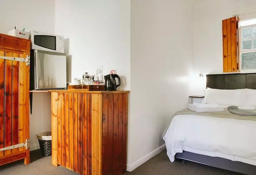 Majatalo 6 On Kloof Guest House