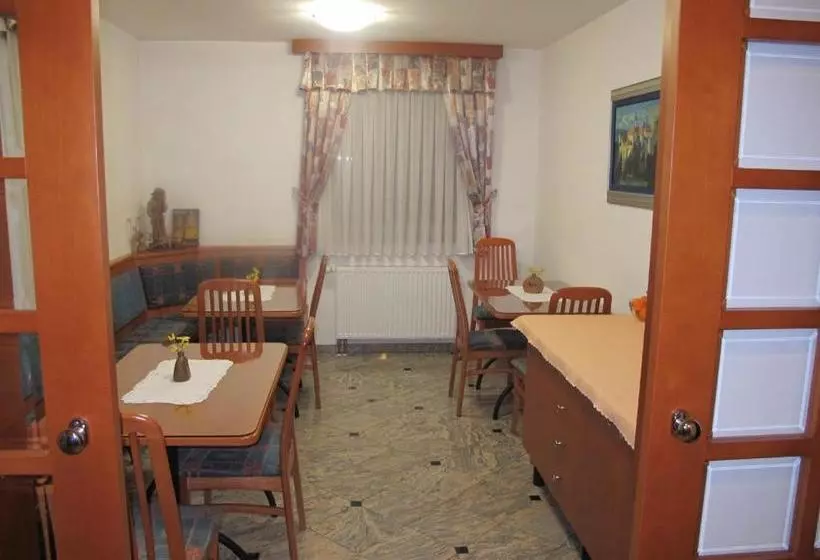 پانسیون Apartment Sobe Ravbar