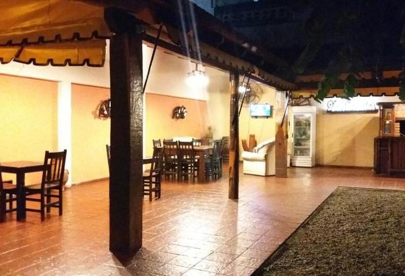 ペンション Hostal Las Carretas