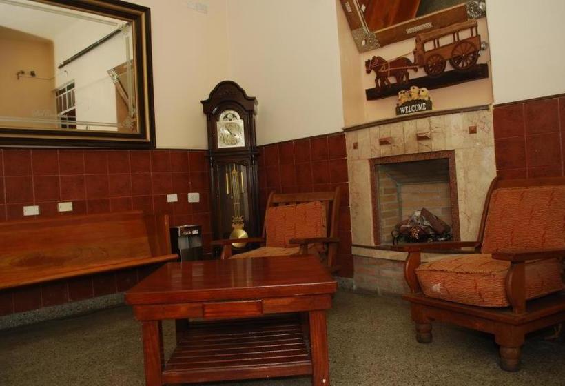 ペンション Hostal Las Carretas